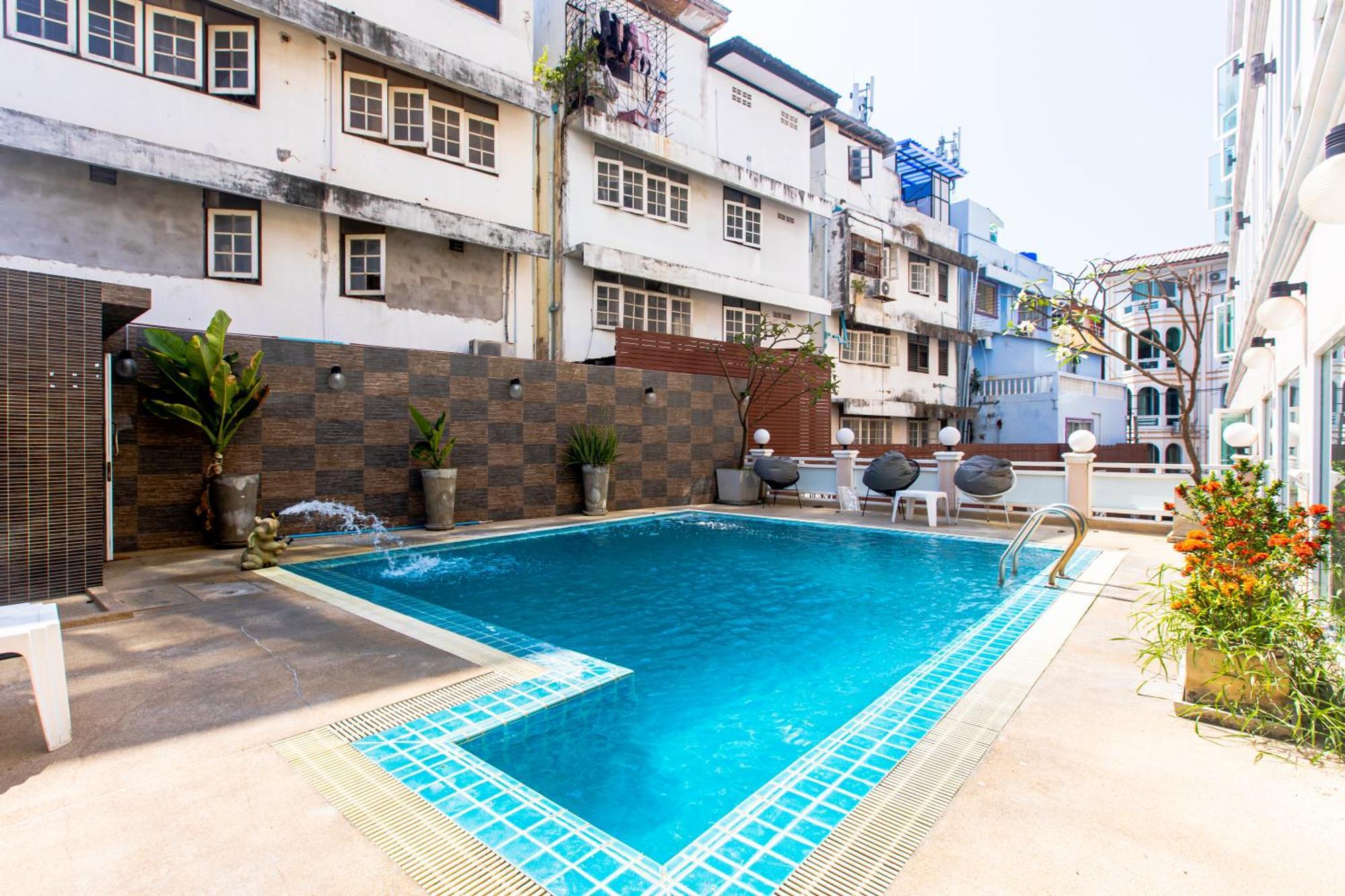 Sun Sky Resort Near Beach Jomtien Beach Exteriör bild