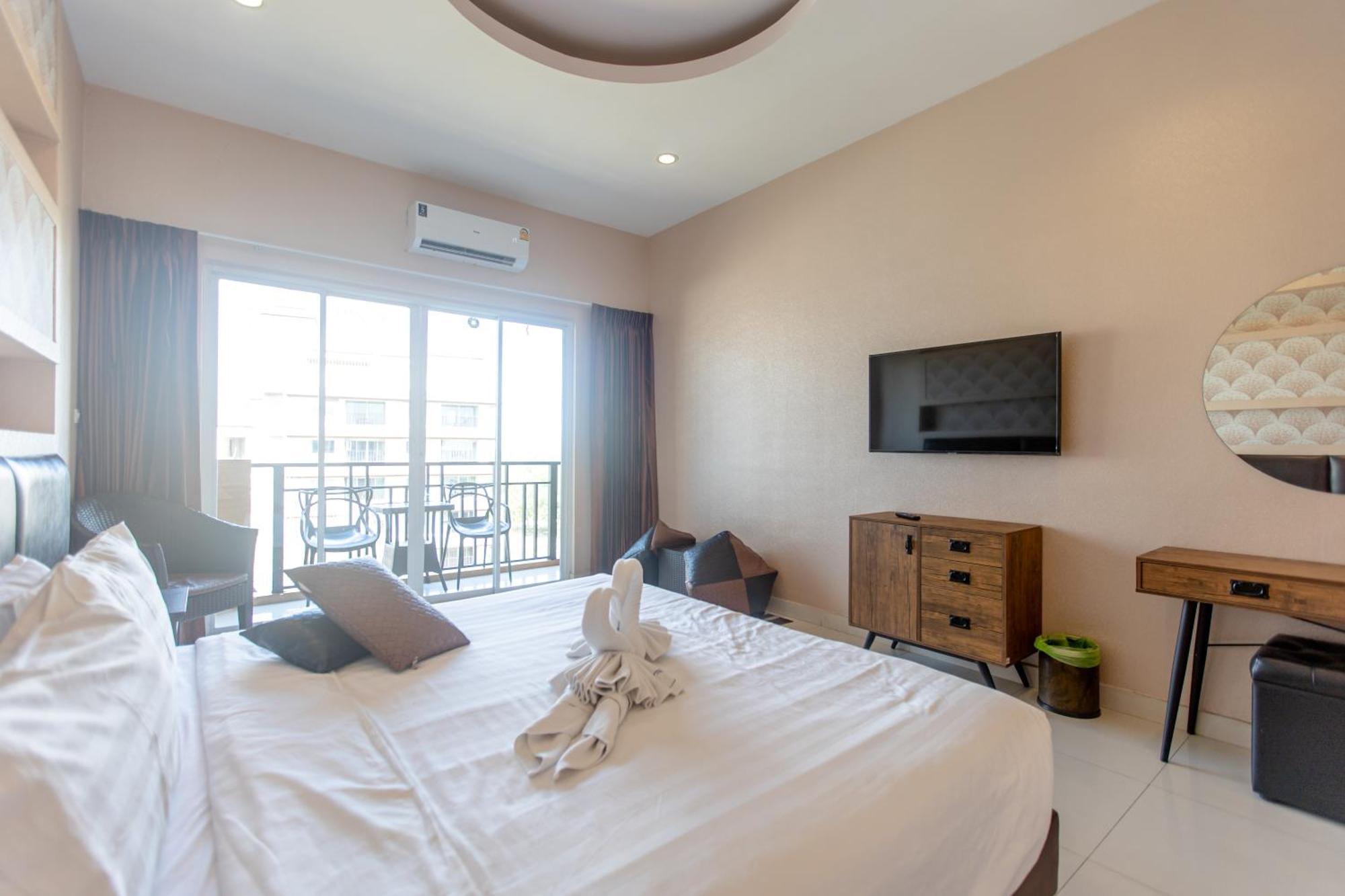 Sun Sky Resort Near Beach Jomtien Beach Exteriör bild